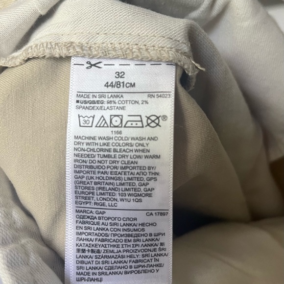 Men's Shorts from GAP ~ 32" ~ Great Condition - Picture 5 of 5